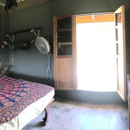 La Casa Naranja Hotell Brig Bay Exteriör bild